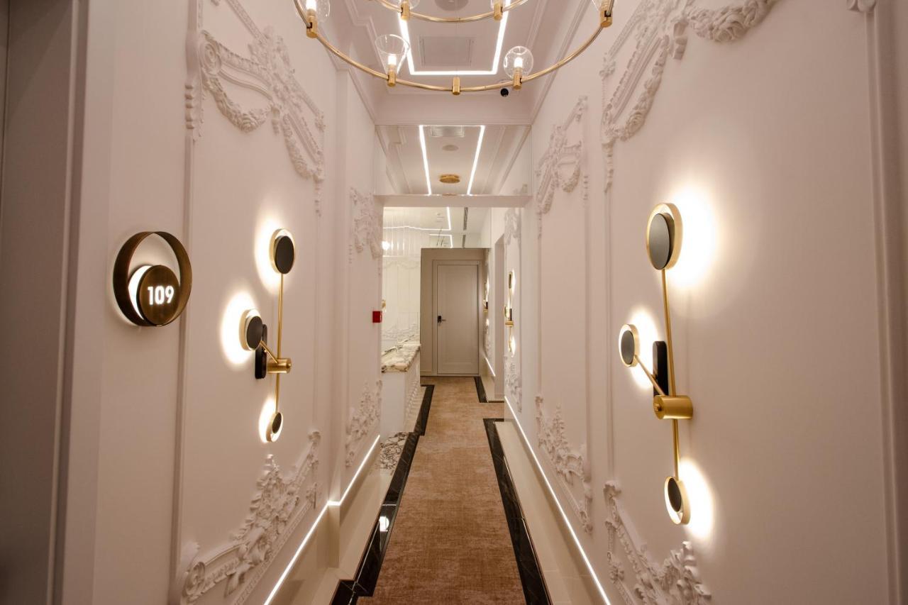 Hotell The Crown Boutique & Tiranë