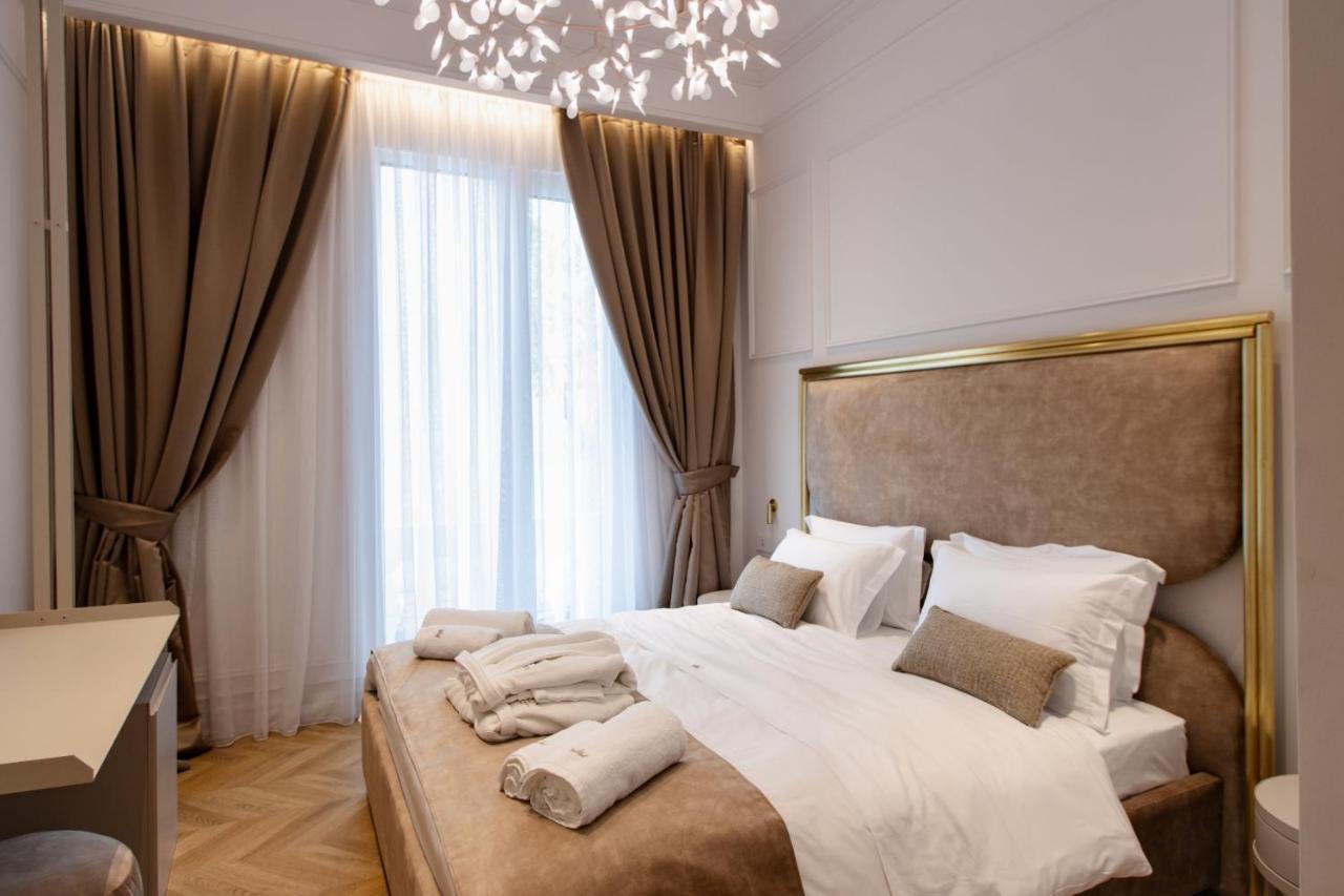 Hotel The Crown Boutique & 4*