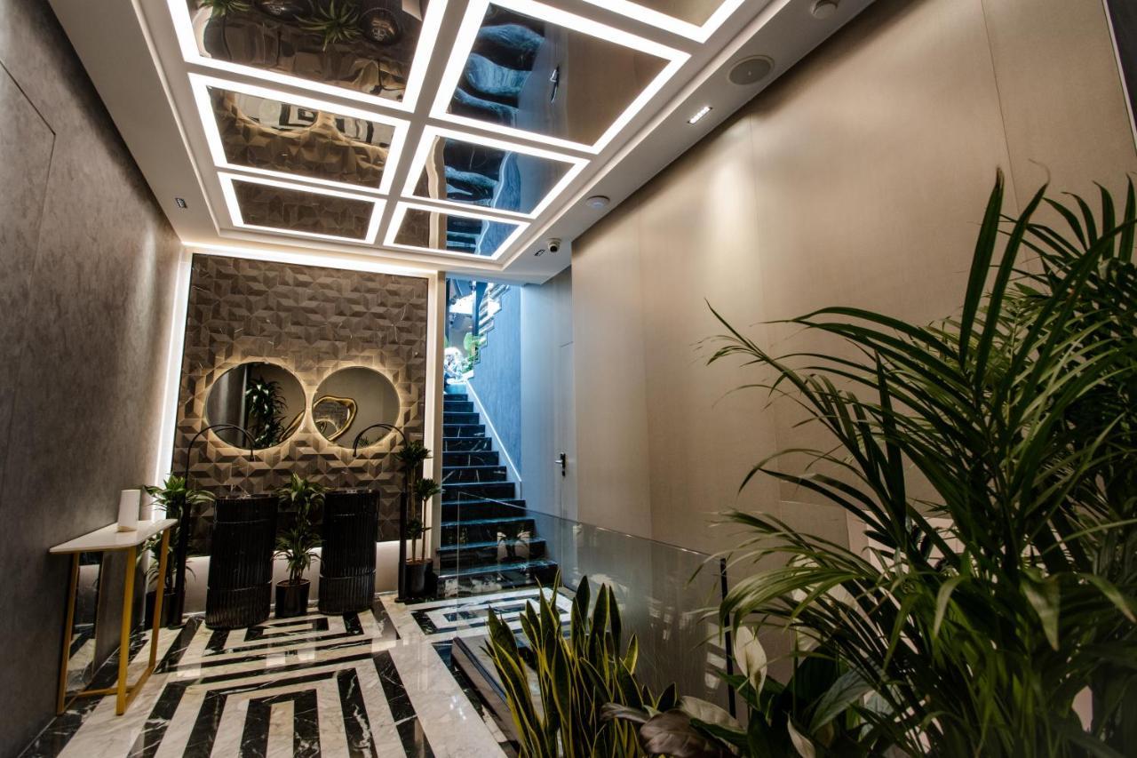 The Crown Boutique & Tirana