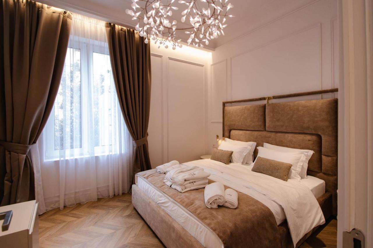 The Crown Boutique & 4*