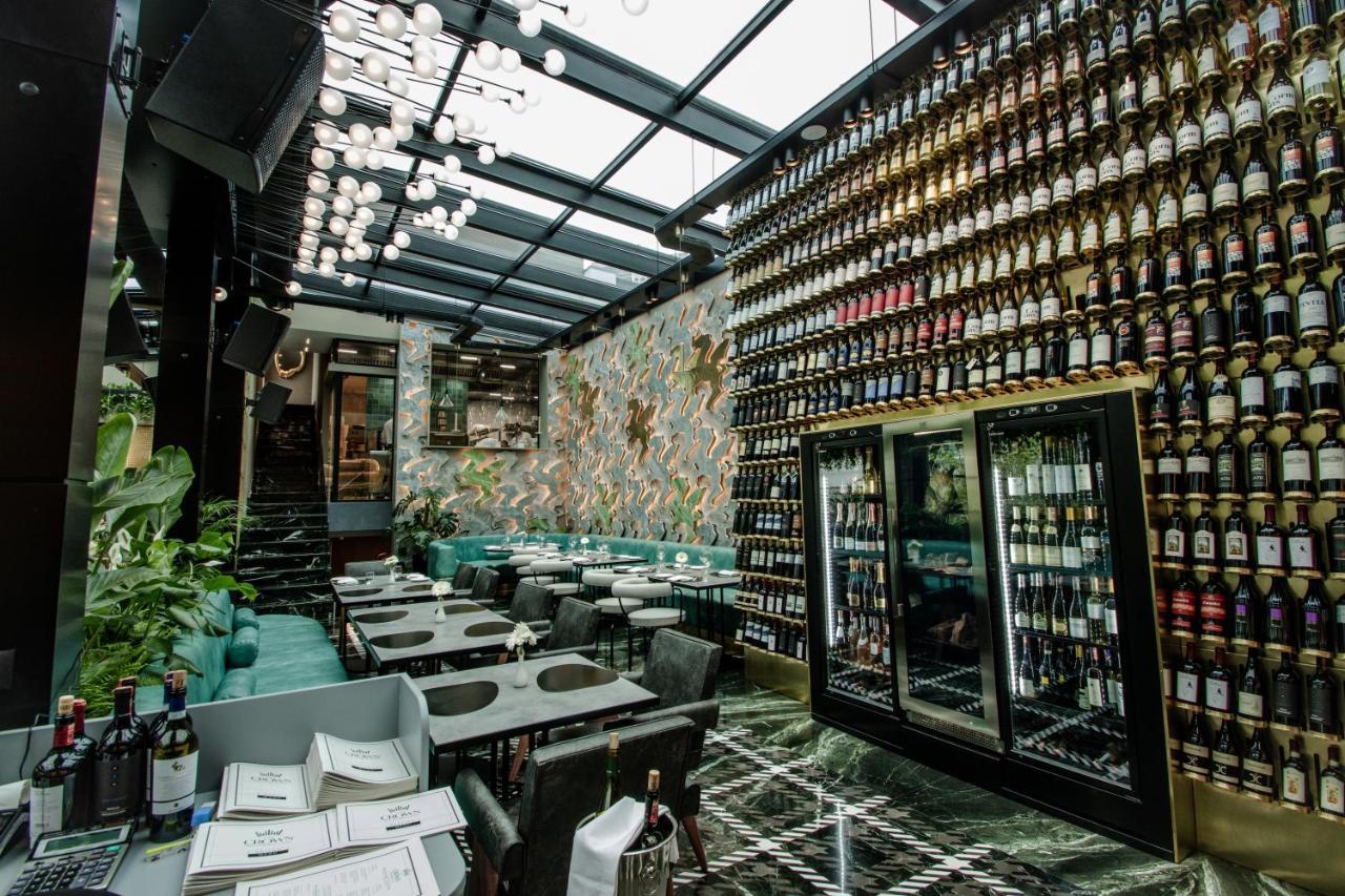 The Crown Boutique & Tirana